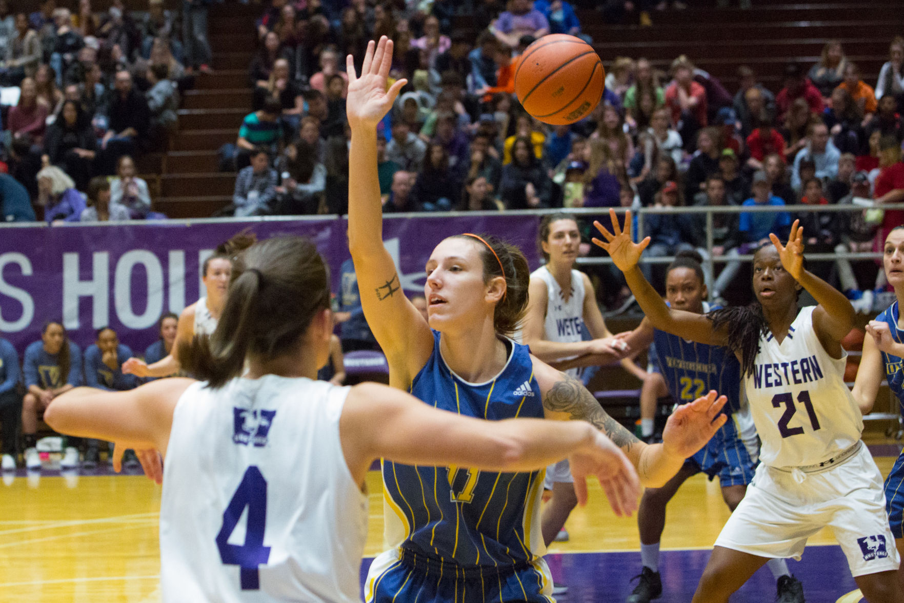Women's basketball vs. Laurentian